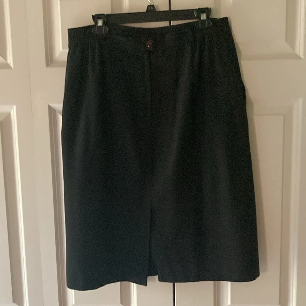 Metro New York 90’s women’s skirt, pockets pleats black 14/16